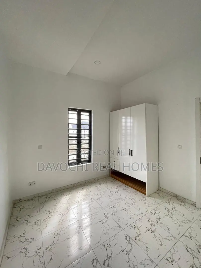 5bdrm Duplex in 2Nd Toll Gate, Lekki for sale in Lekki Phase 1