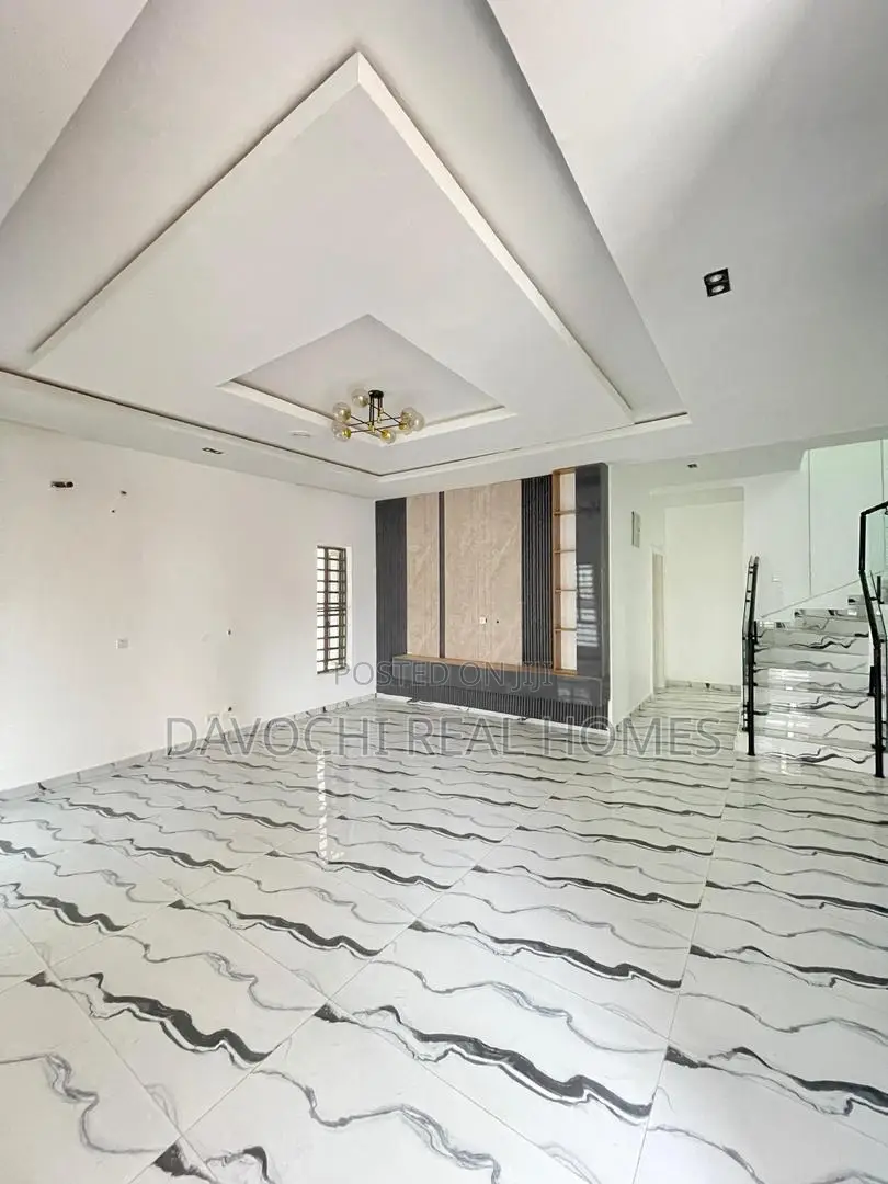 5bdrm Duplex in 2Nd Toll Gate, Lekki for sale in Lekki Phase 1