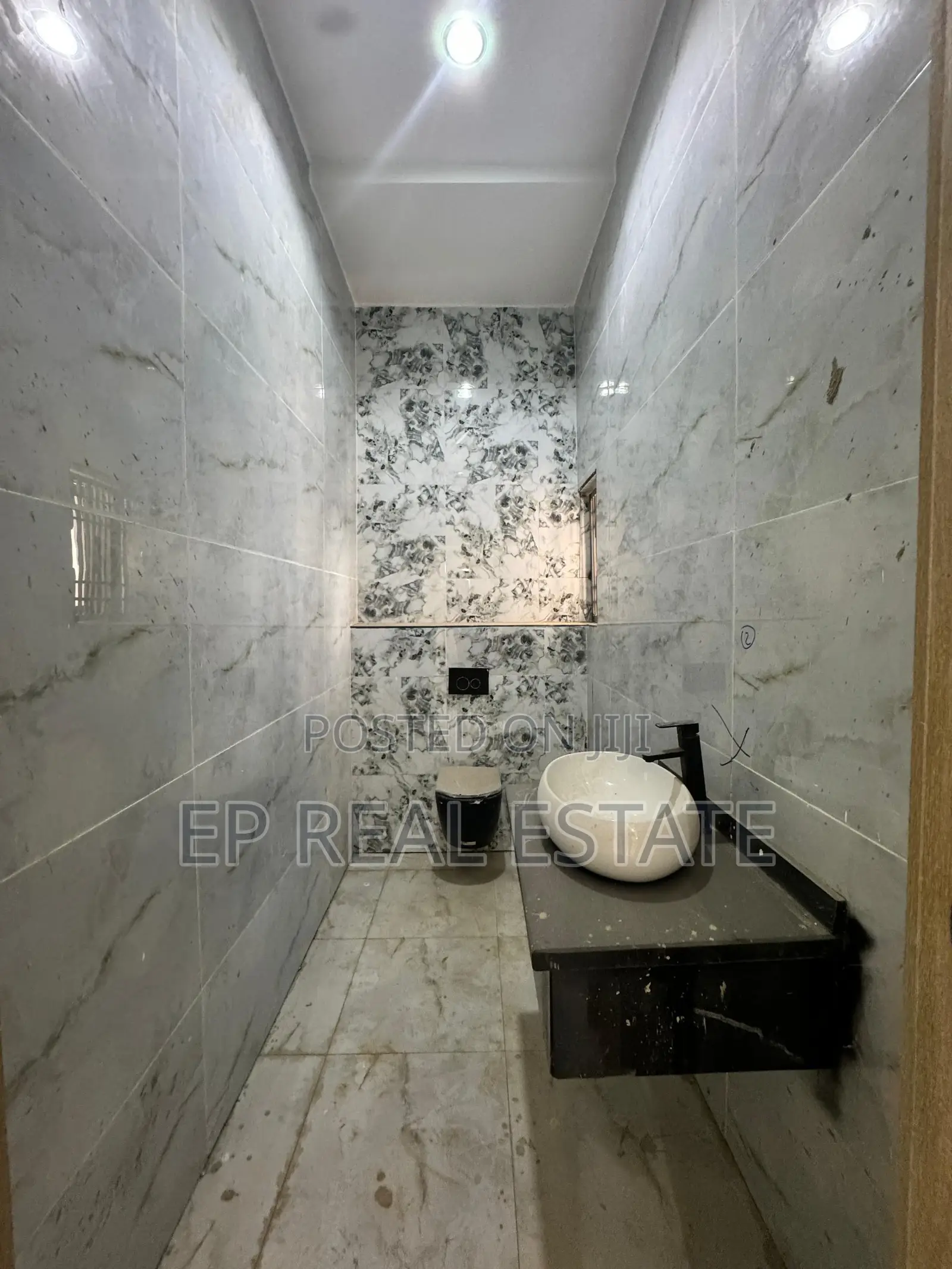 8bdrm House in Asokoro for sale in Asokoro