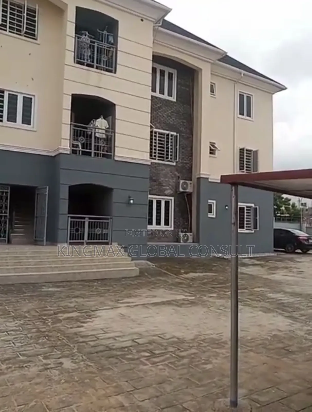 3bdrm Block Of Flats In Crd Lugbe For Sale in Lugbe District