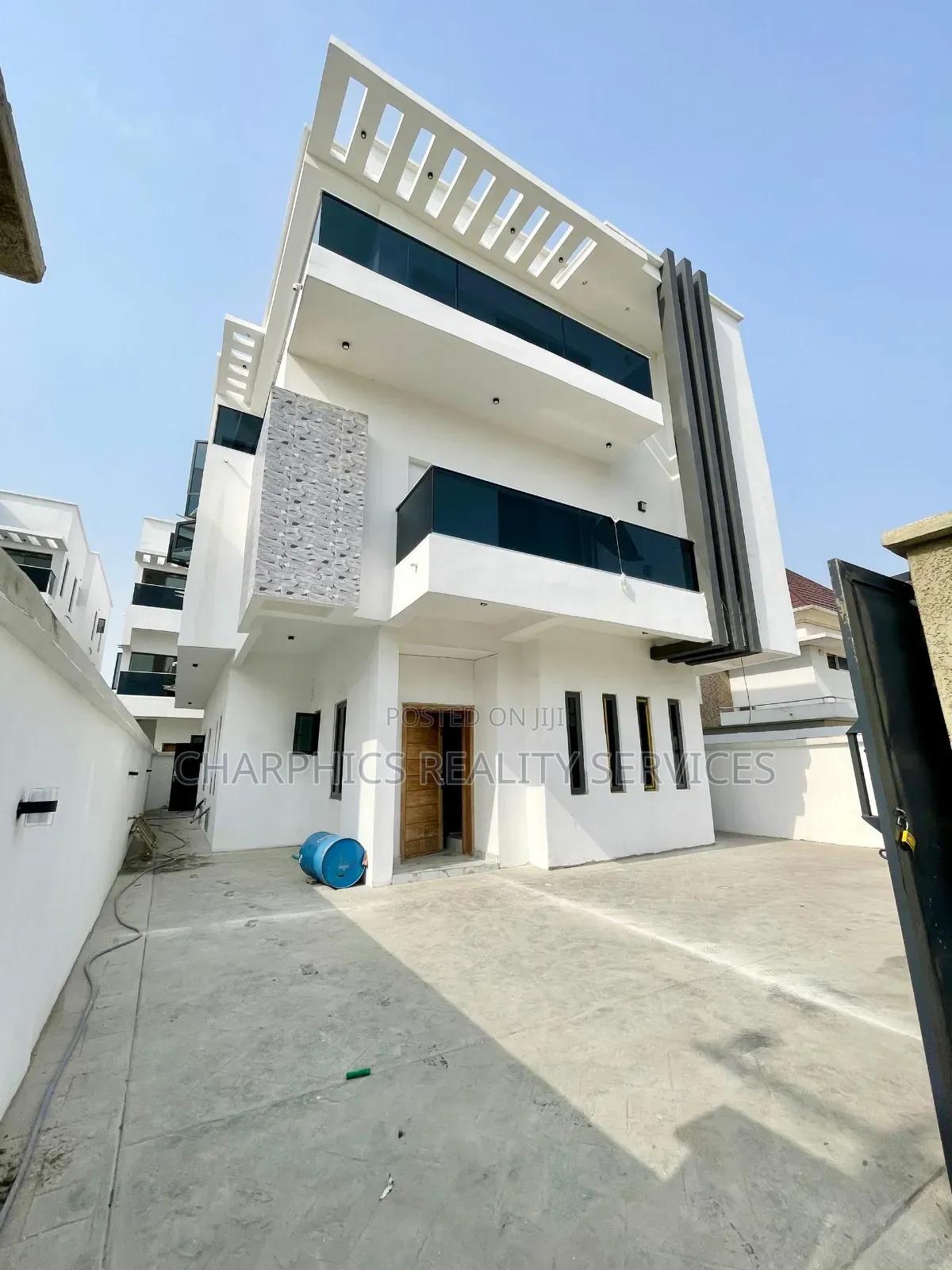 5bdrm Duplex in Ologolo for sale in Ologolo