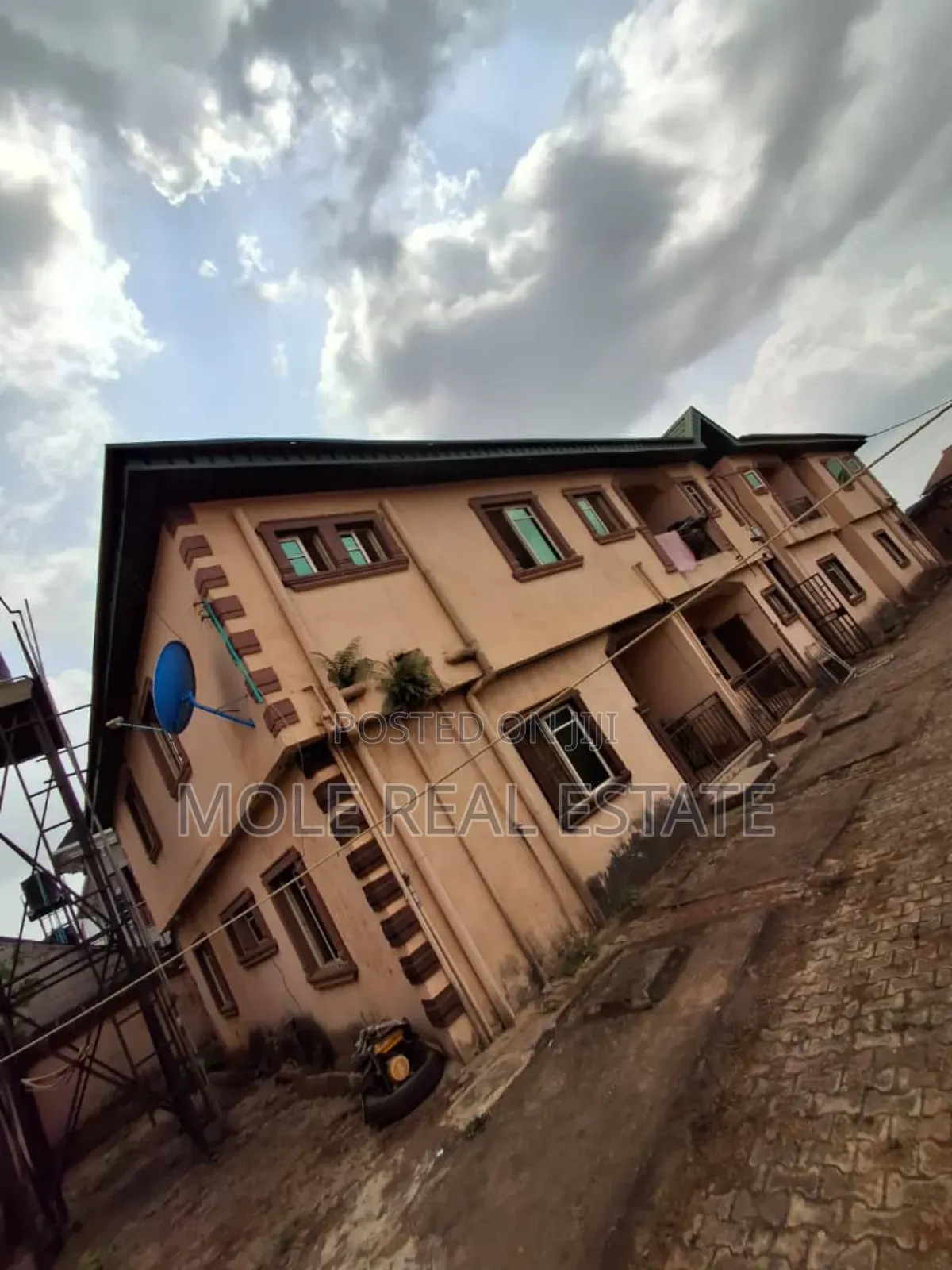 3bdrm Block of Flats in Baruwa for sale in Baruwa