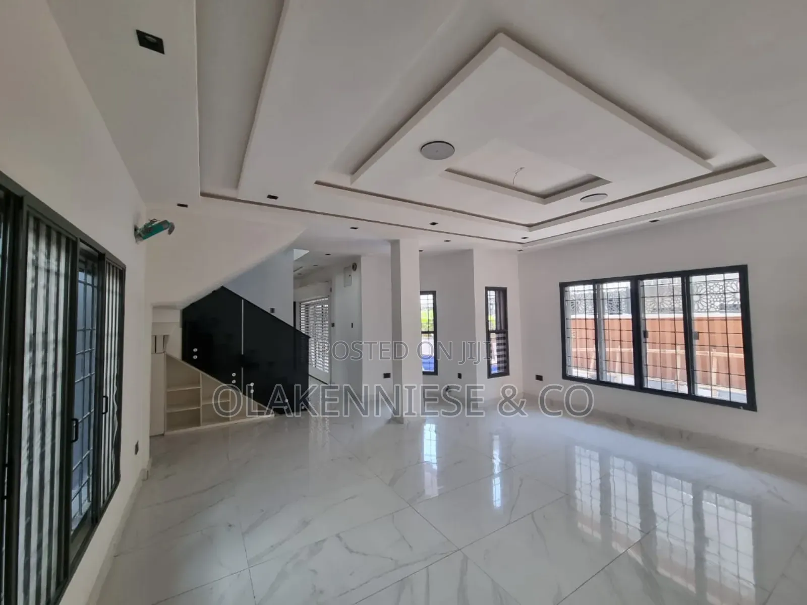 Furnished 5bdrm Duplex In Lekki Phase 1 For Sale in Lekki Phase 1