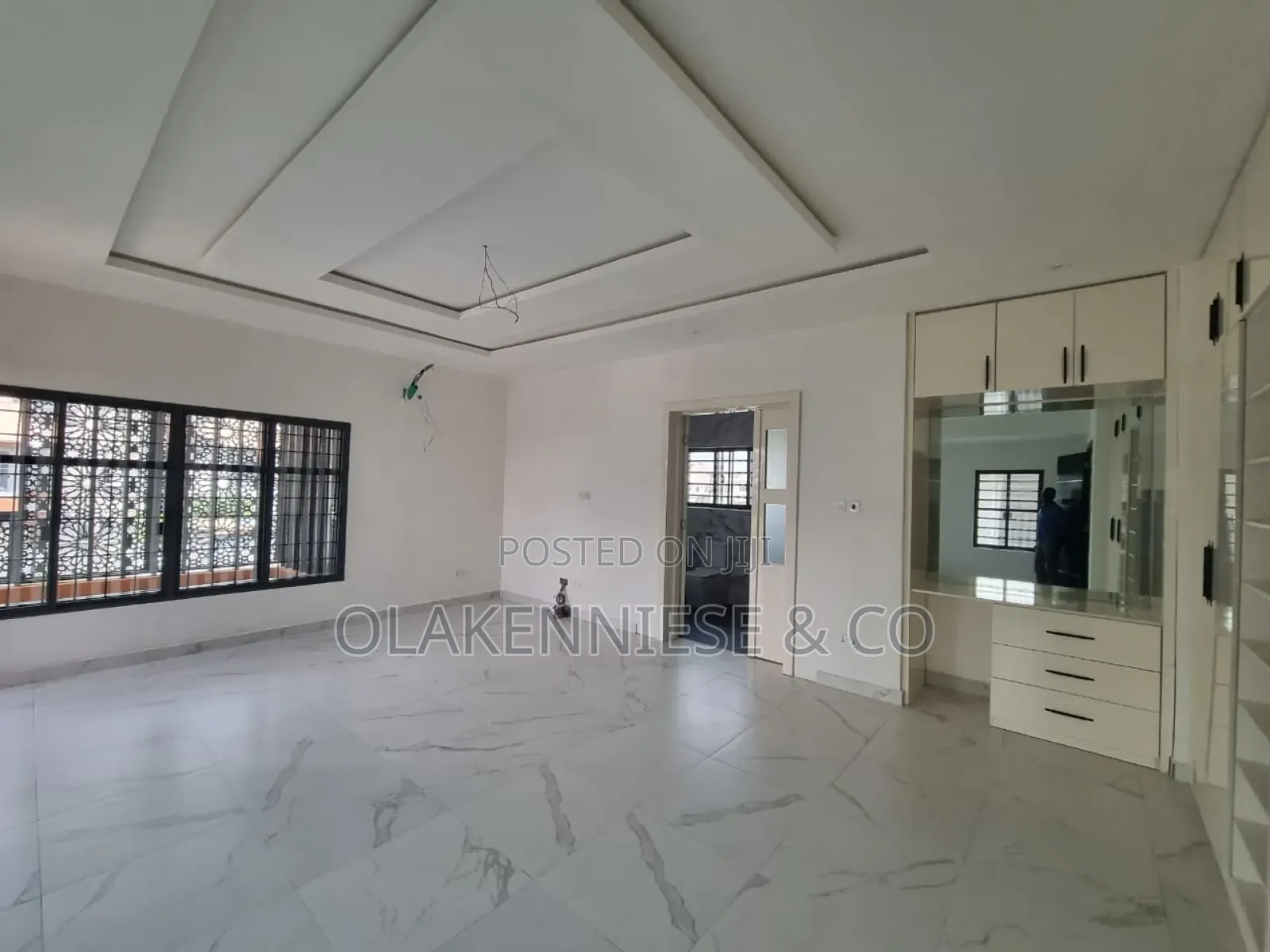 Furnished 5bdrm Duplex In Lekki Phase 1 For Sale in Lekki Phase 1