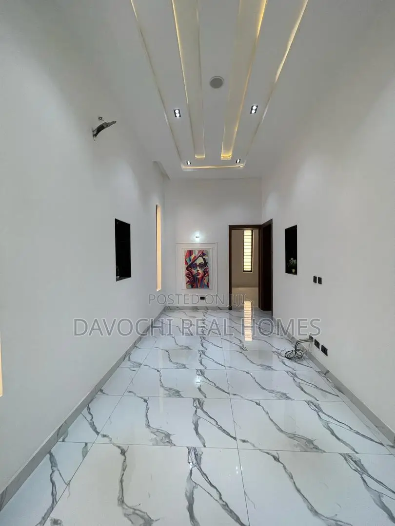 5bdrm Duplex in Ajah. for sale in Ado / Ajah
