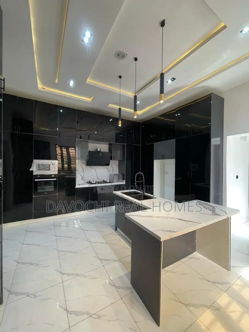 5bdrm Duplex in Ajah. for sale in Ado / Ajah