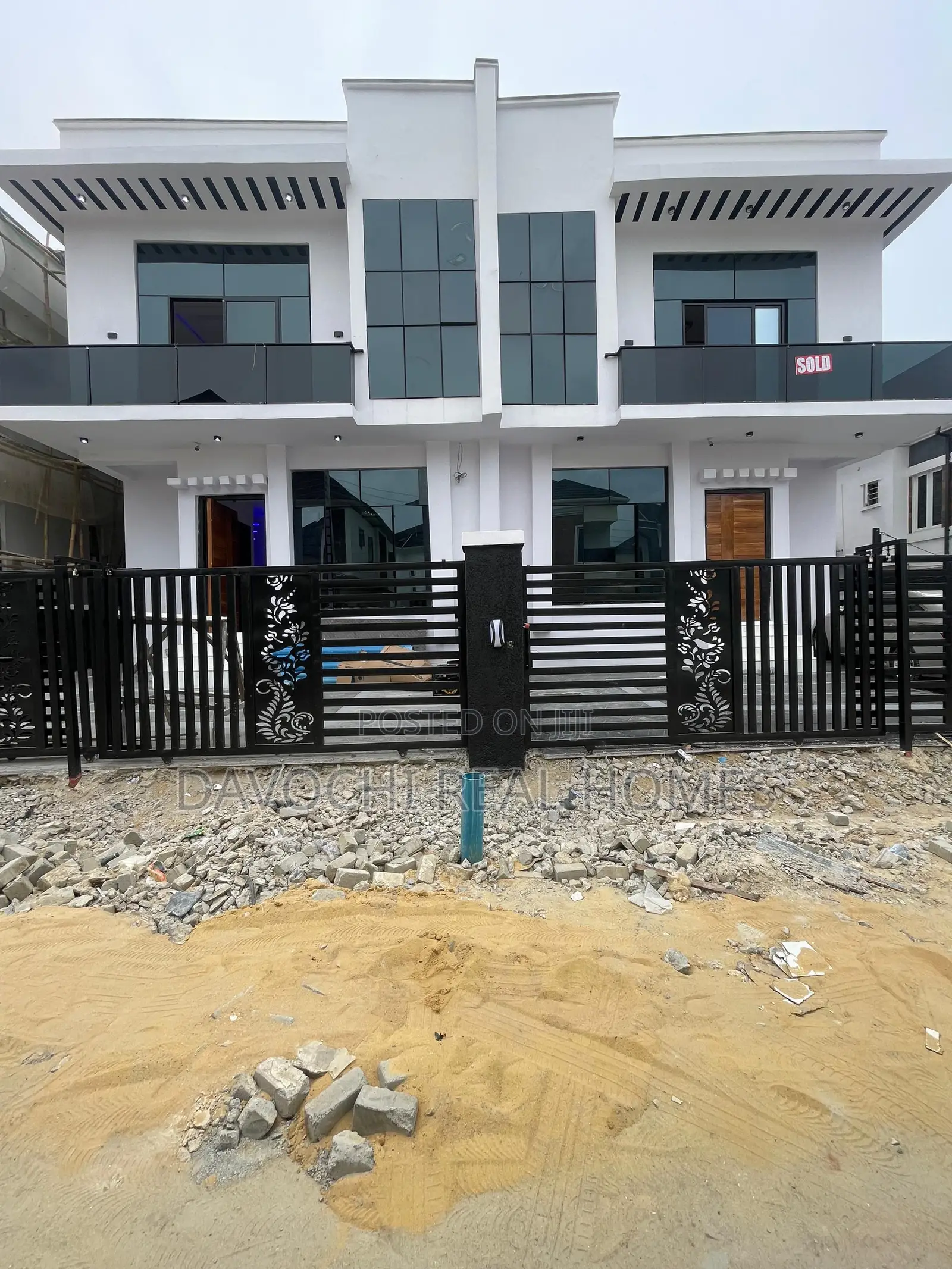 4bdrm Duplex in Ikota, Lagos for sale in Ikota