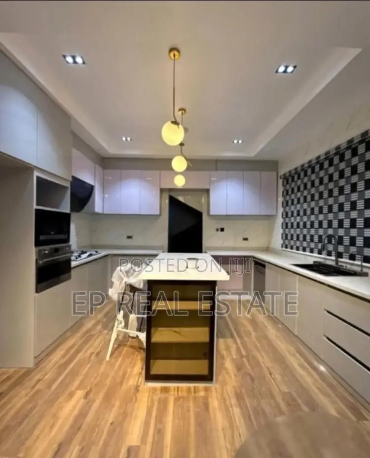 5bdrm House in Guzape District for sale in Guzape District