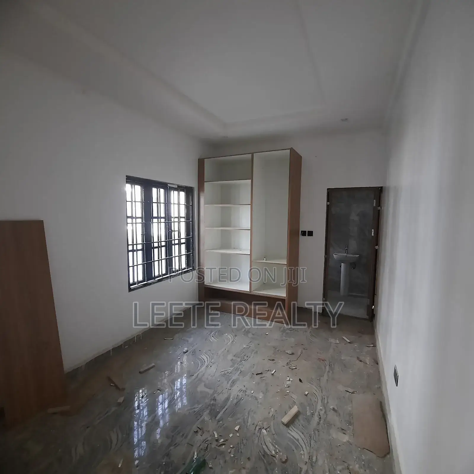 5-Bedroom Terrace Townhouse With Bq in Guzape District