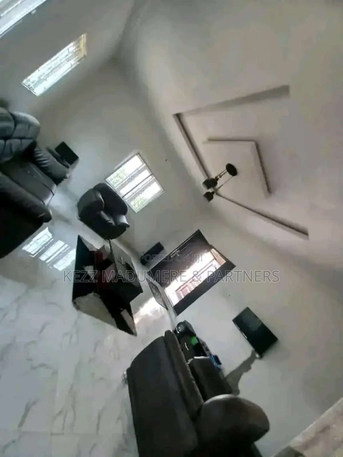 4bdrm Bungalow in Ekpri , Nsukara, Off for sale in Uyo