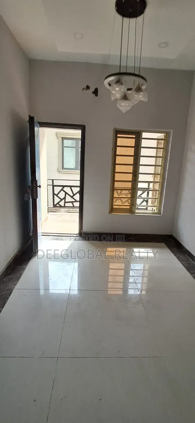 3bdrm Block of Flats in Monastery Road, Sangotedo for sale in Sangotedo