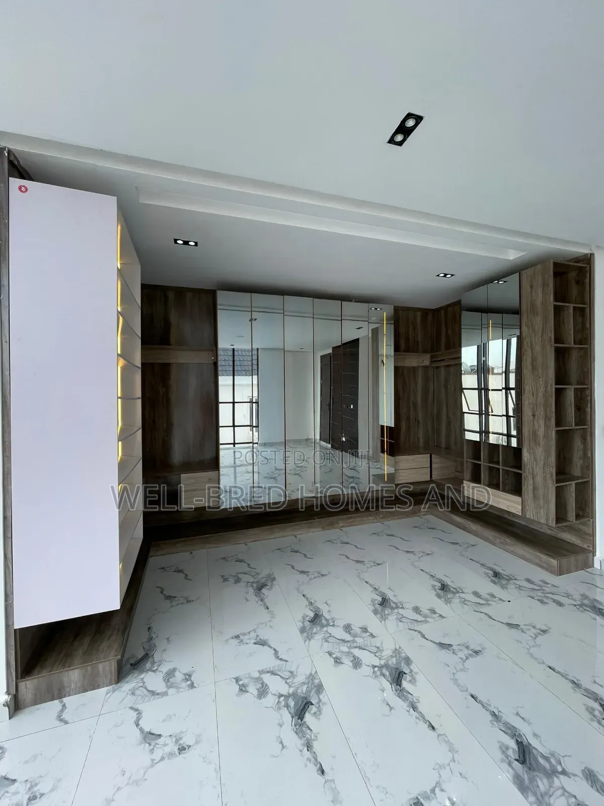 6bdrm Duplex in Osapa London Lekki for sale in Lekki