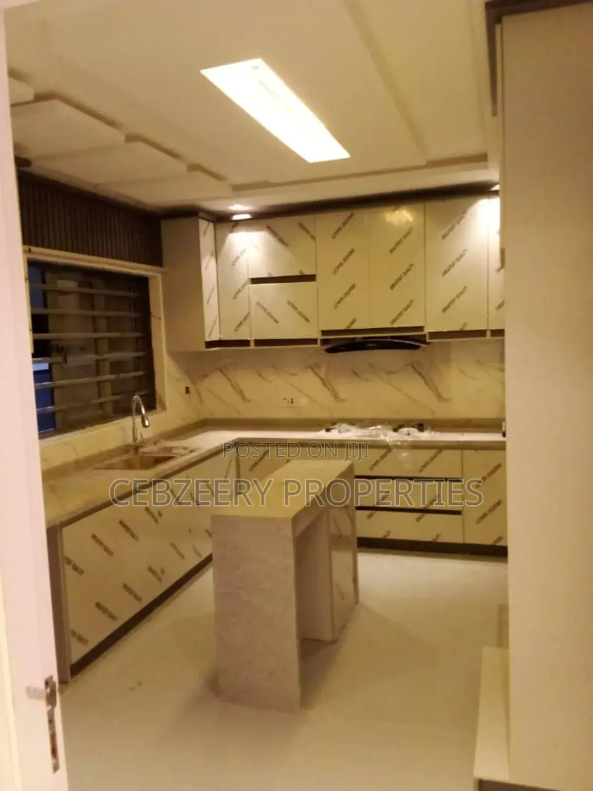 5bdrm Duplex in Omole Phase 1 for rent in Omole Phase 1