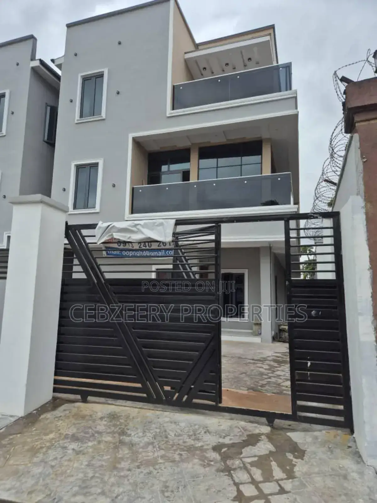 5bdrm Duplex in Omole Phase 1 for rent in Omole Phase 1