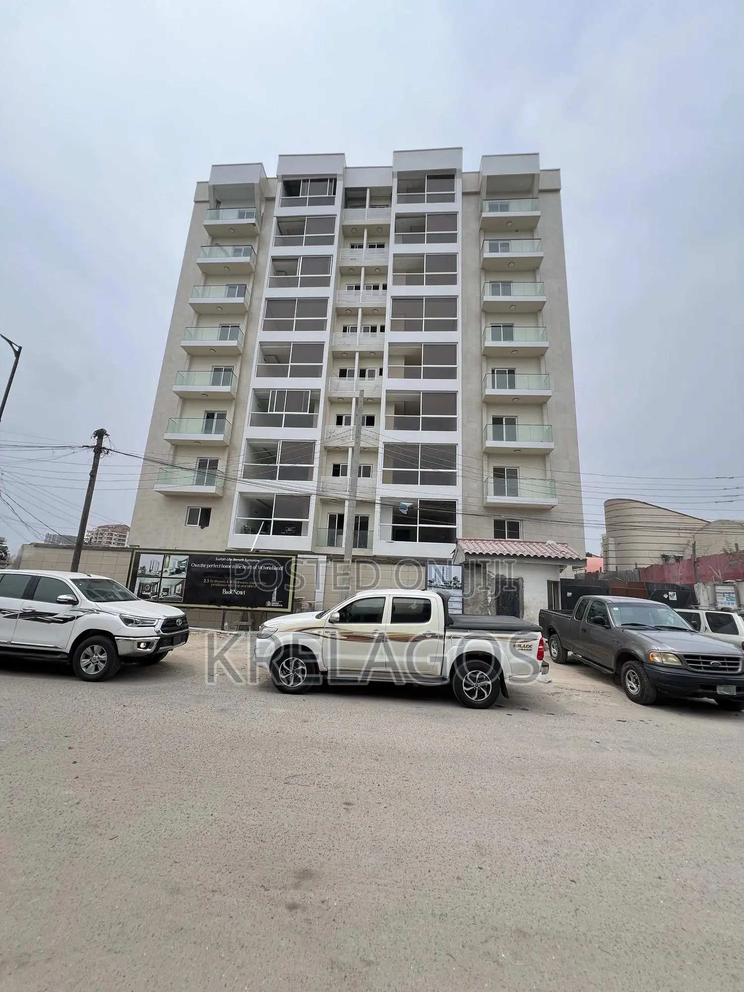 3bdrm Apartment in Akin Adesola for sale in Akin Adesola