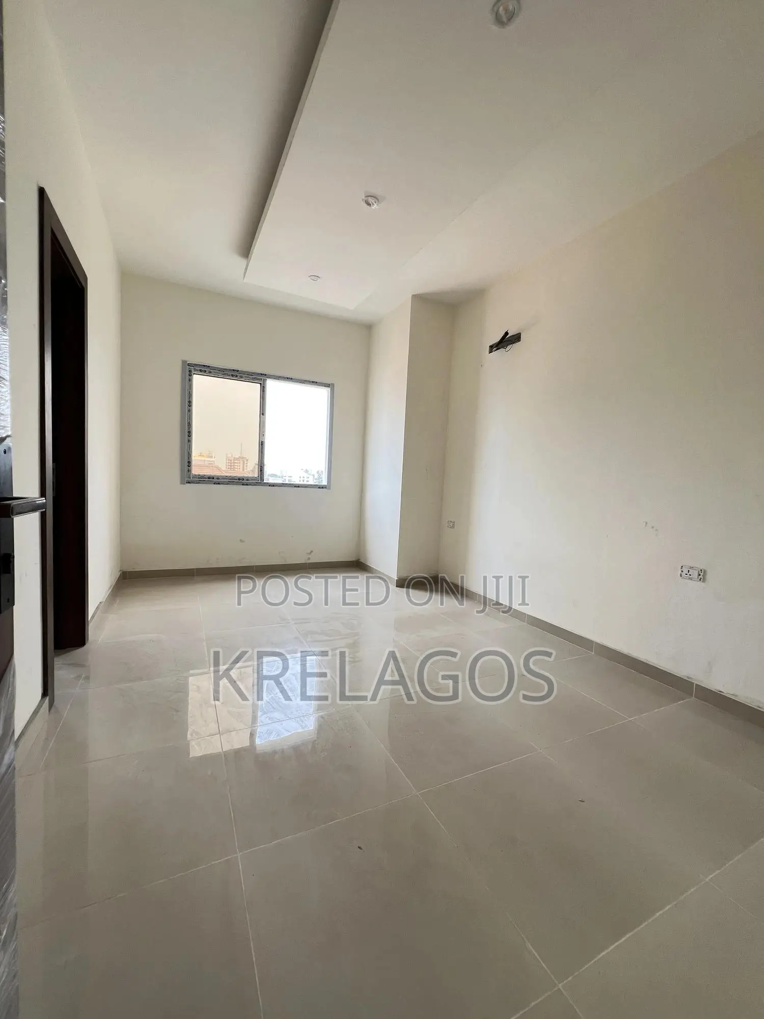 3bdrm Apartment in Akin Adesola for sale in Akin Adesola