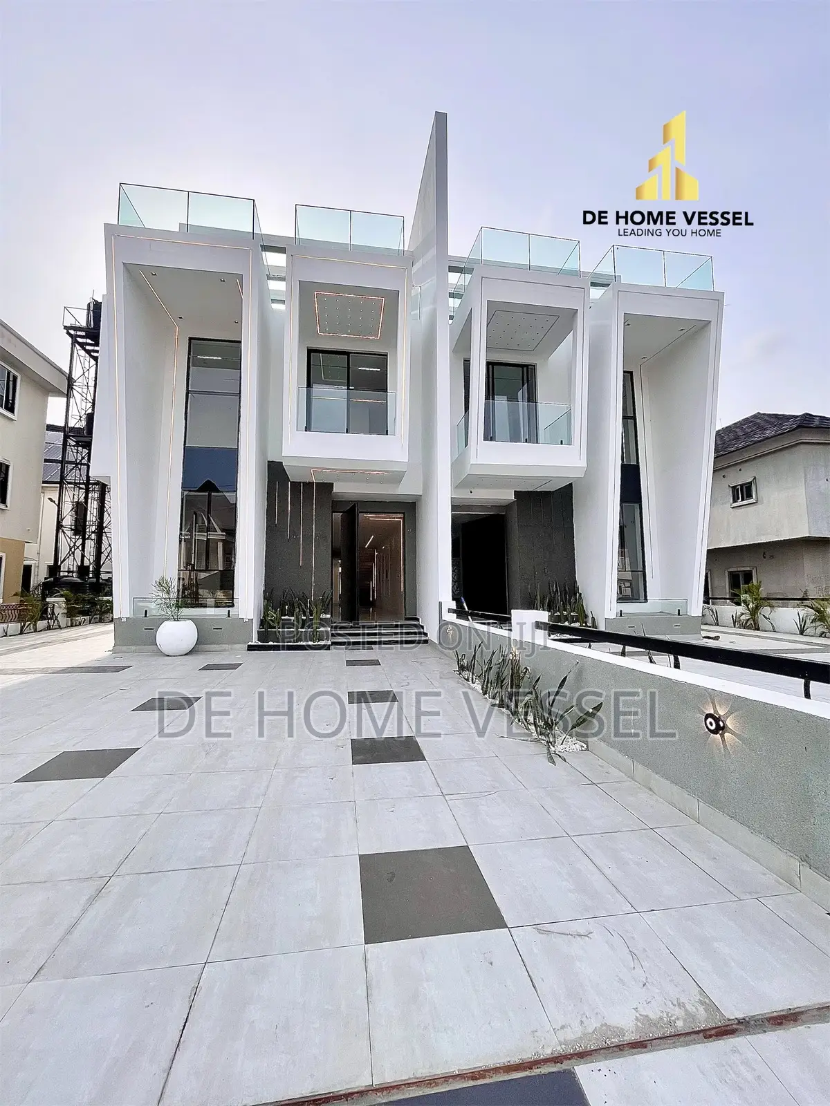 5bdrm Duplex in Osapa london for sale in Osapa london