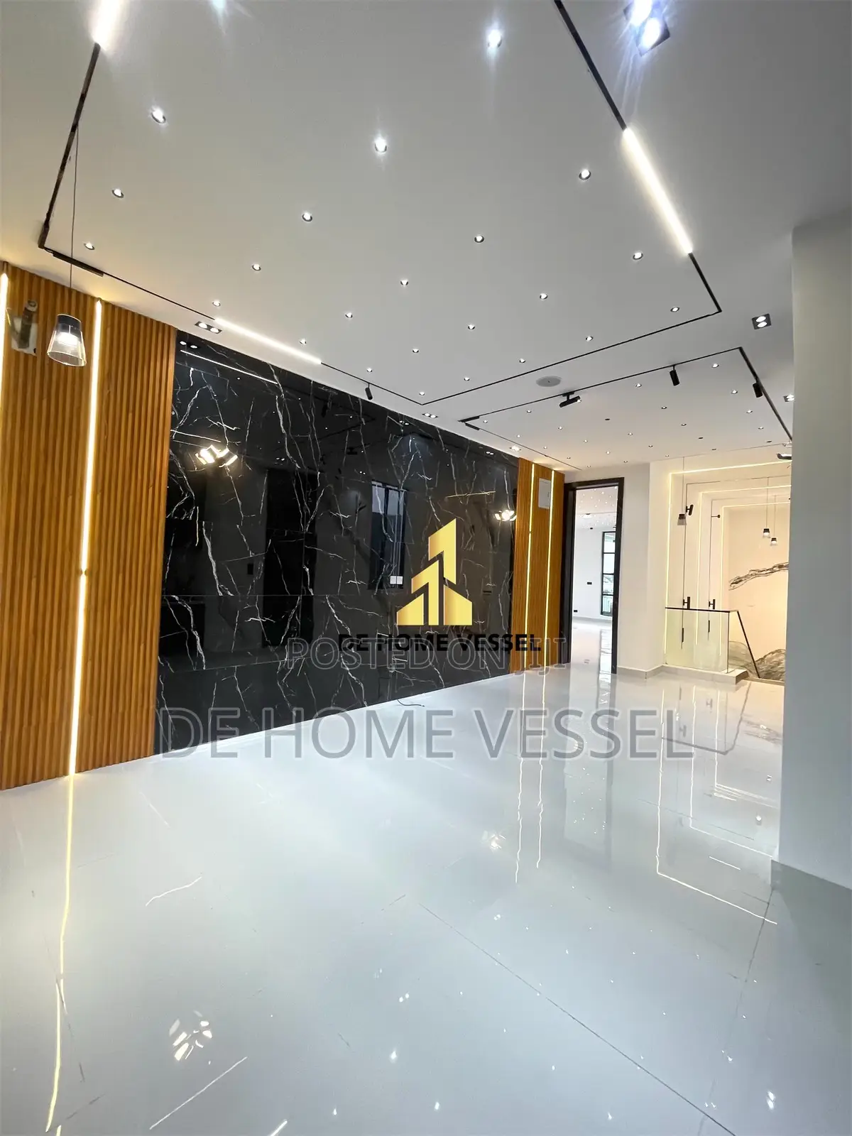 5bdrm Duplex in Chevron for sale in Chevron