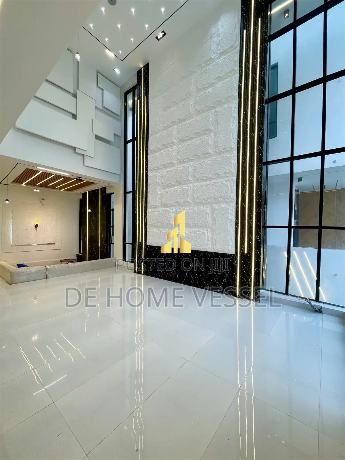 5bdrm Duplex in Chevron for sale in Chevron