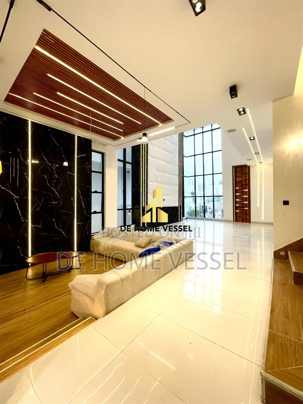 5bdrm Duplex in Chevron for sale in Chevron