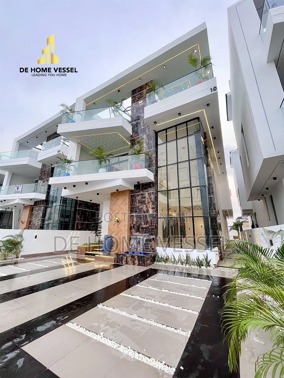 5bdrm Duplex in Chevron for sale in Chevron