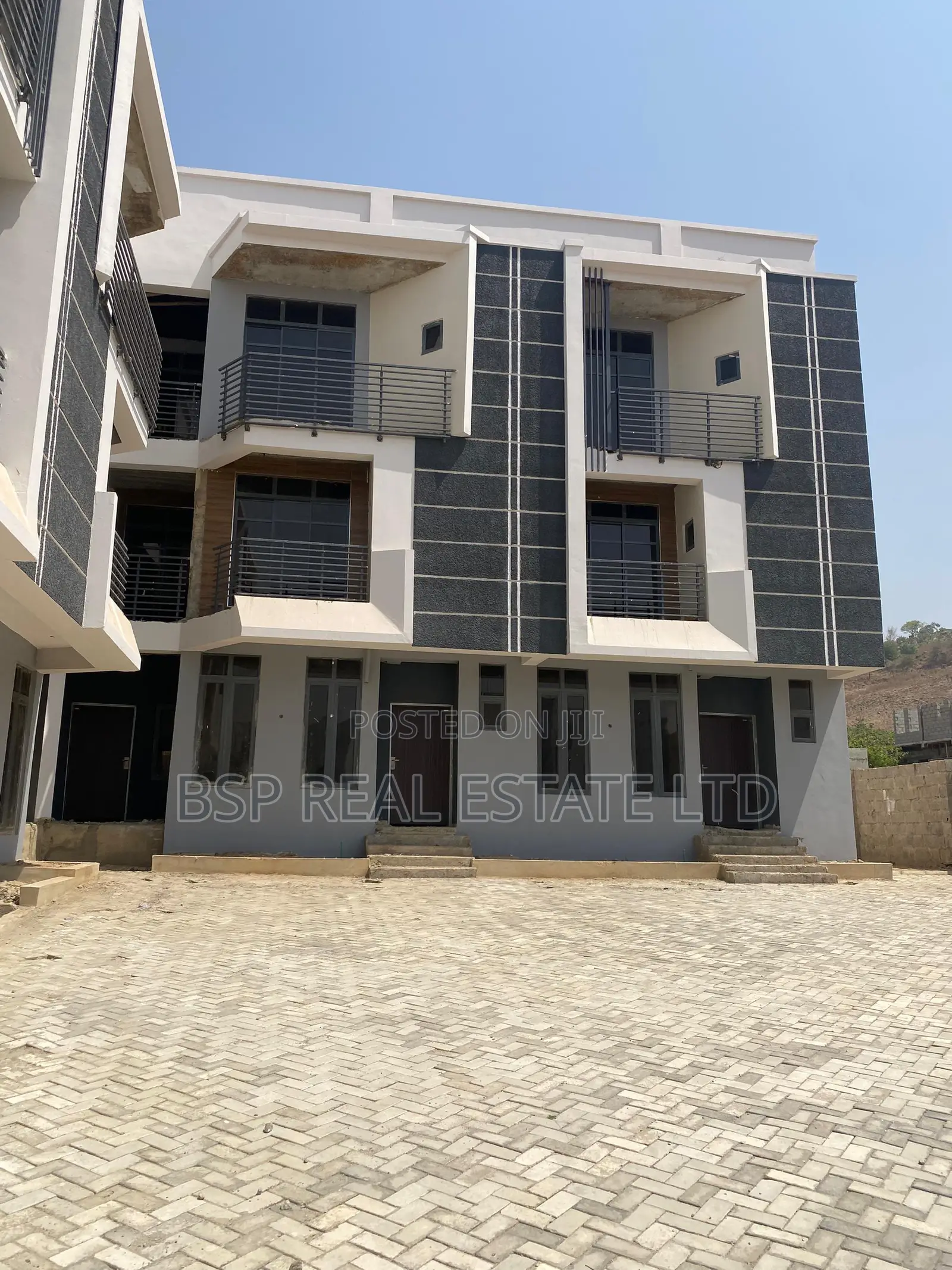 4bdrm Duplex in Life Camp for sale in Life Camp