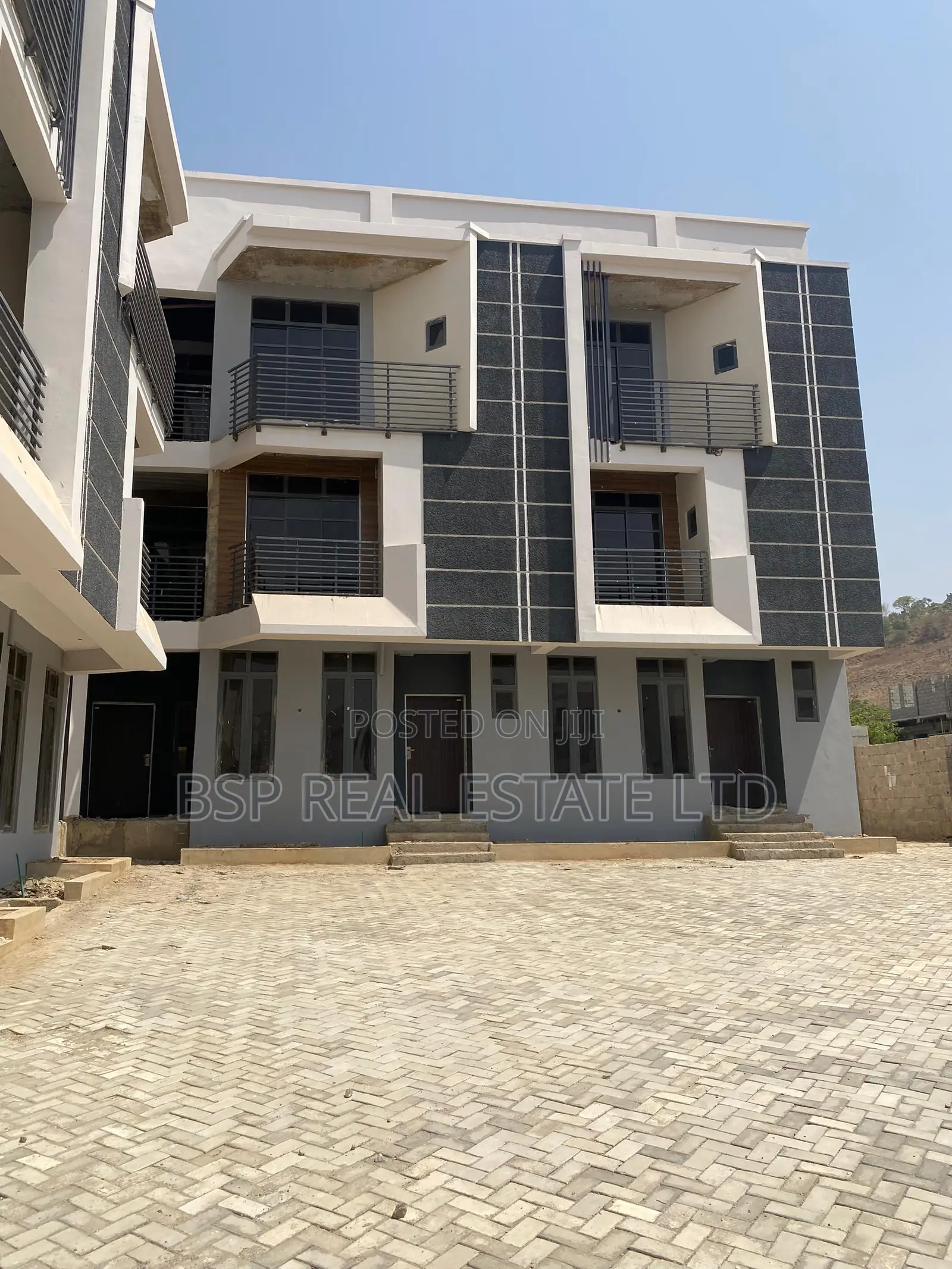 4bdrm Duplex in Life Camp for sale in Life Camp