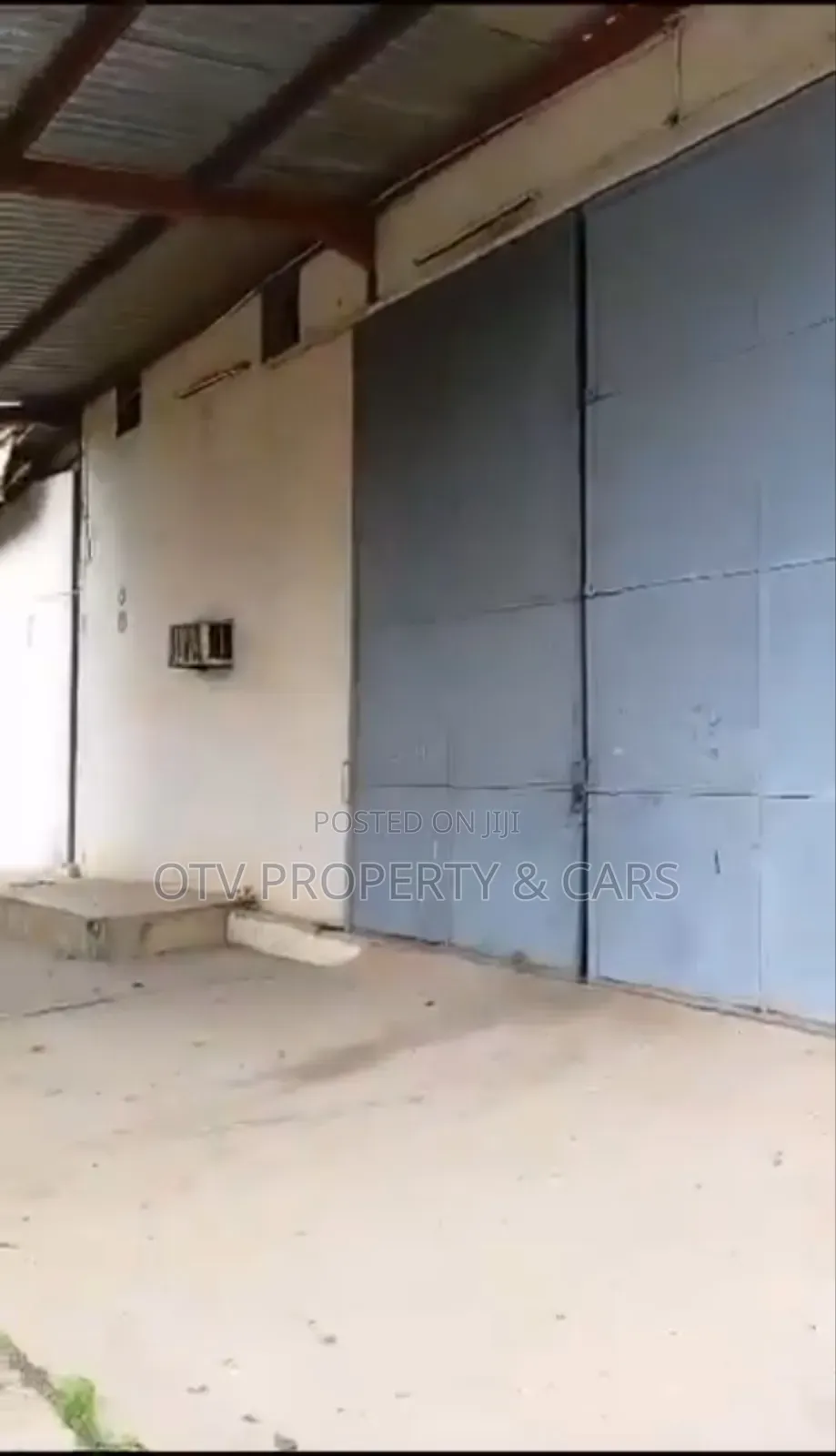 For Sale 5 Bay Warehouse With 4 Nos of 3 Bedrooms Duplex in Sagamu