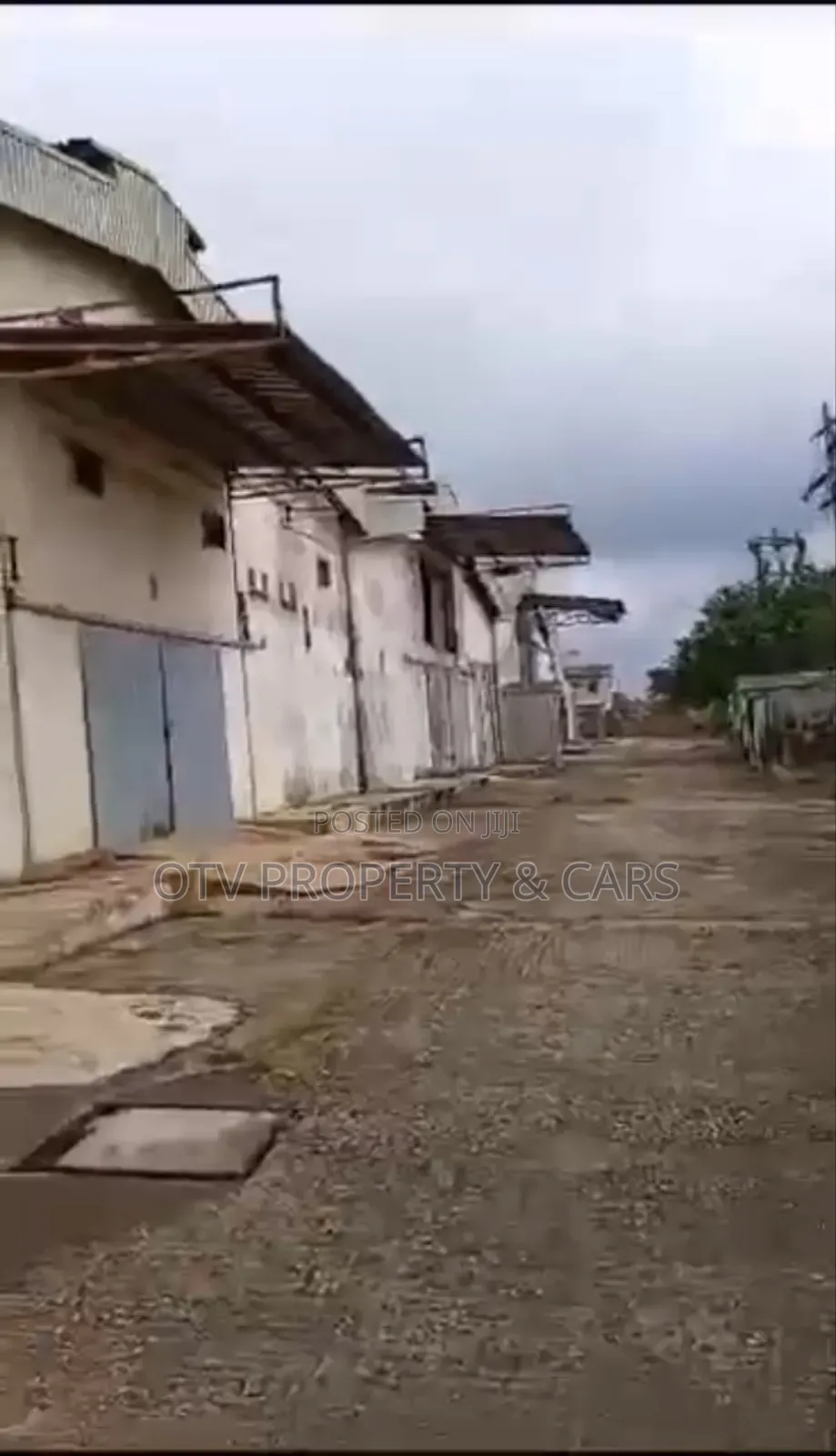 For Sale 5 Bay Warehouse With 4 Nos of 3 Bedrooms Duplex in Sagamu