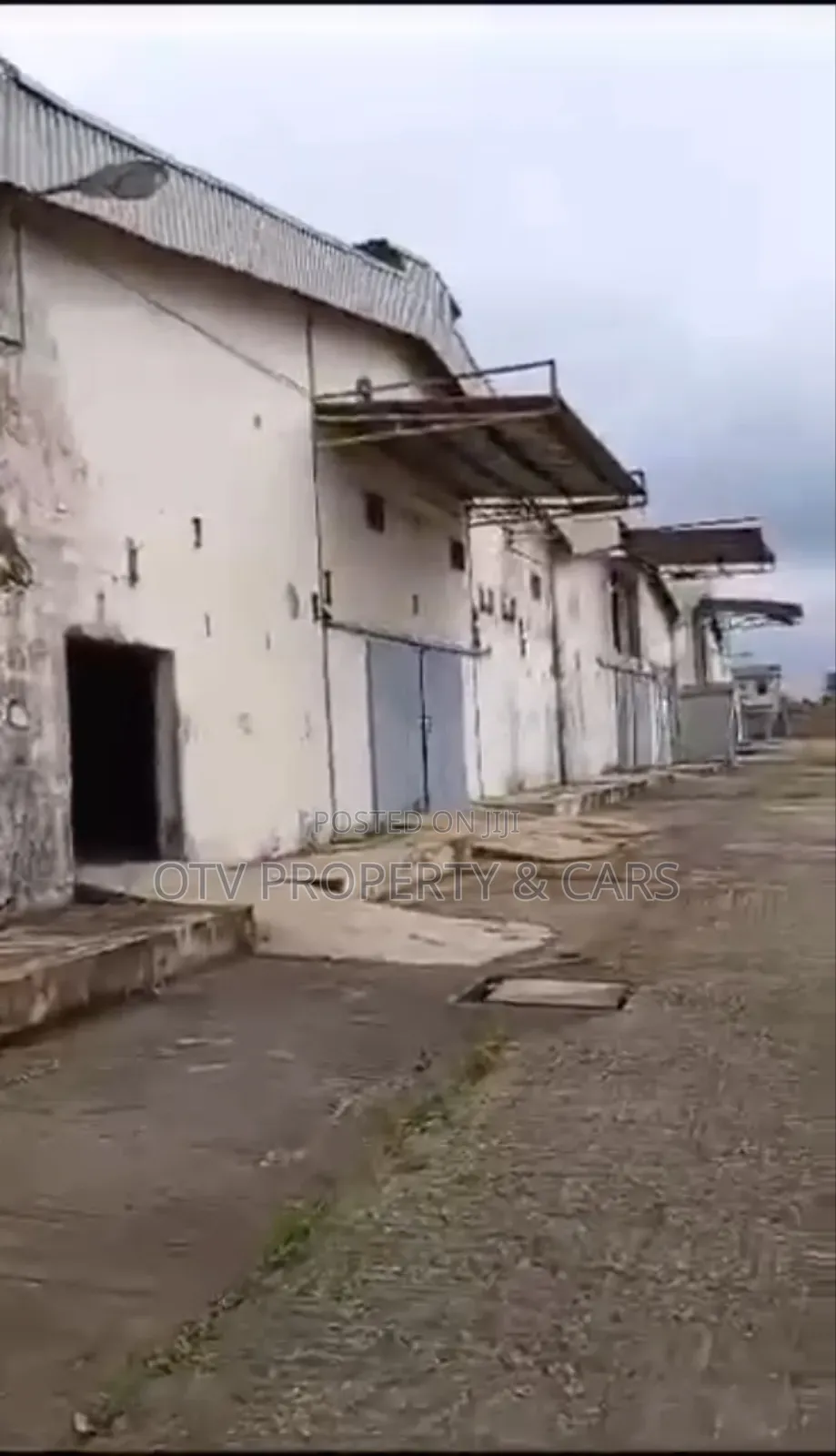For Sale 5 Bay Warehouse With 4 Nos of 3 Bedrooms Duplex in Sagamu