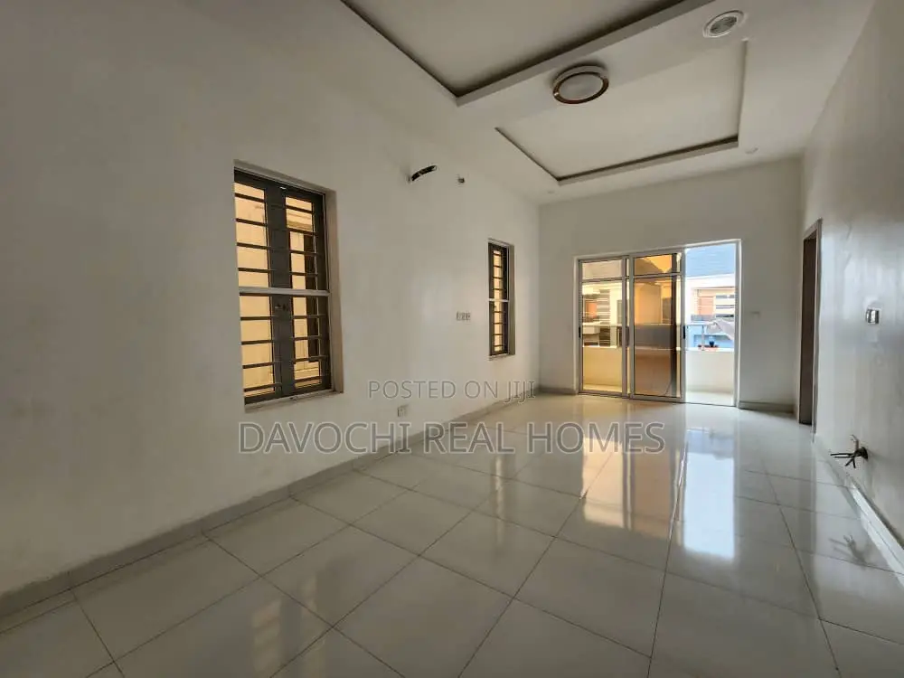 4bdrm Duplex in County Estate, Ikota for sale in Ikota