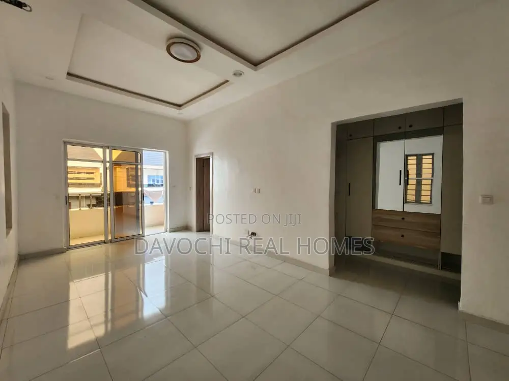 4bdrm Duplex in County Estate, Ikota for sale in Ikota