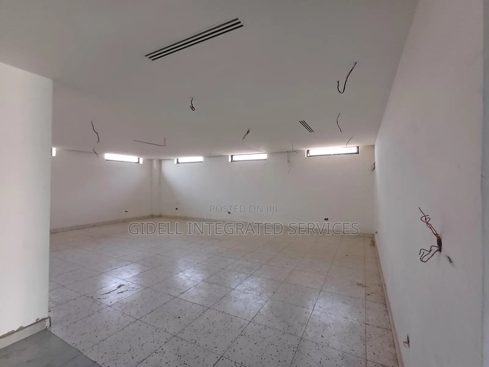 123sqm Shop / Office Space on the Second Floor in Wuse 2