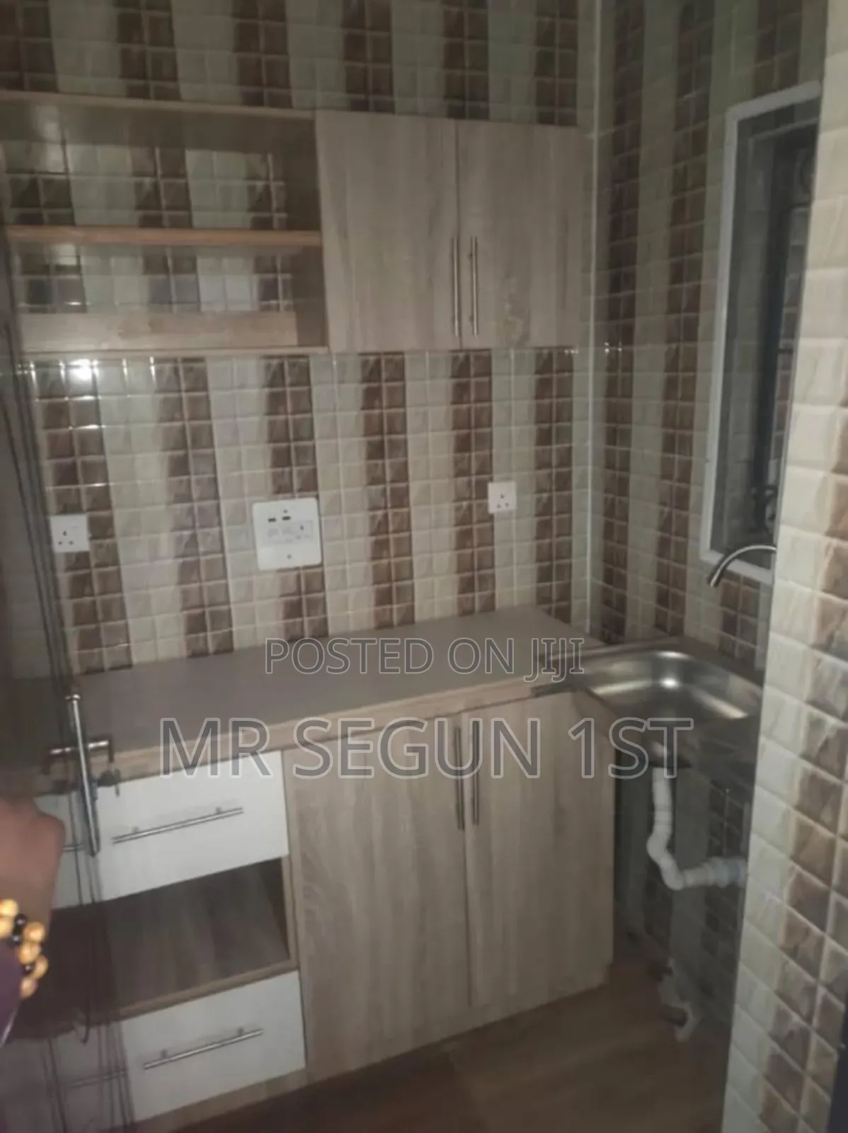 6bdrm Bungalow in Dove Estate, Odo Ona for sale in Odo Ona