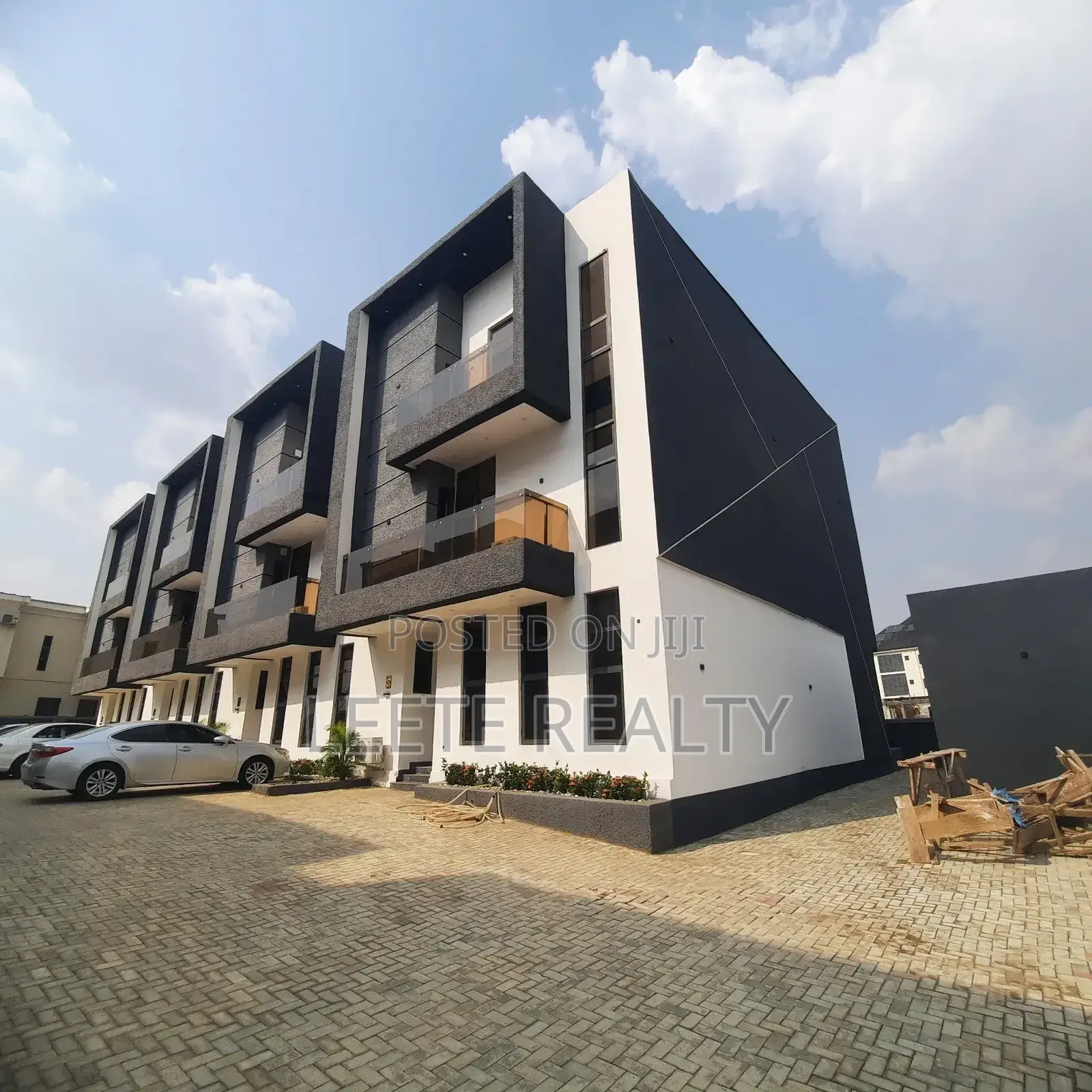 4 Bed-Room Terrace Duplex With a Bq in Jahi
