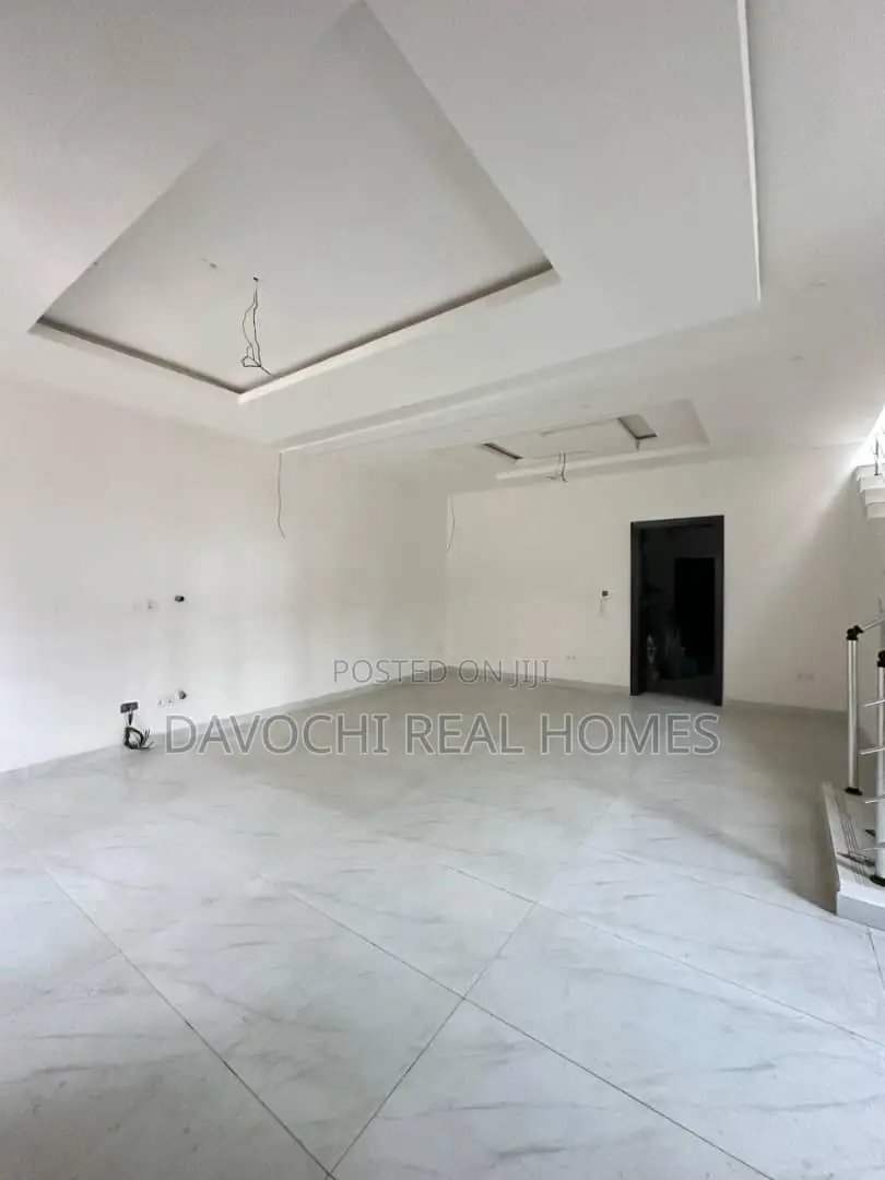5bdrm Duplex in Freedom Way, Lekki for sale in Lekki Phase 1