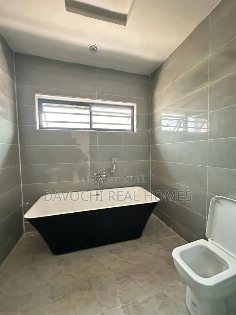 5bdrm Duplex in Freedom Way, Lekki for sale in Lekki Phase 1