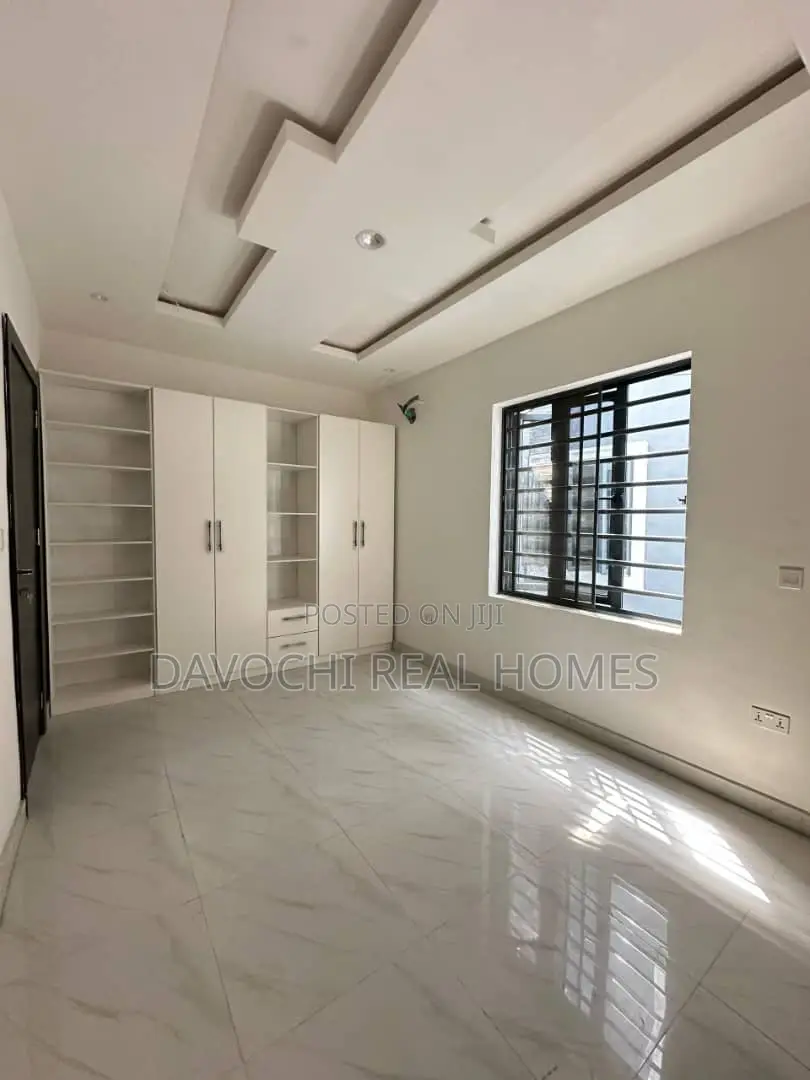 5bdrm Duplex in Freedom Way, Lekki for sale in Lekki Phase 1