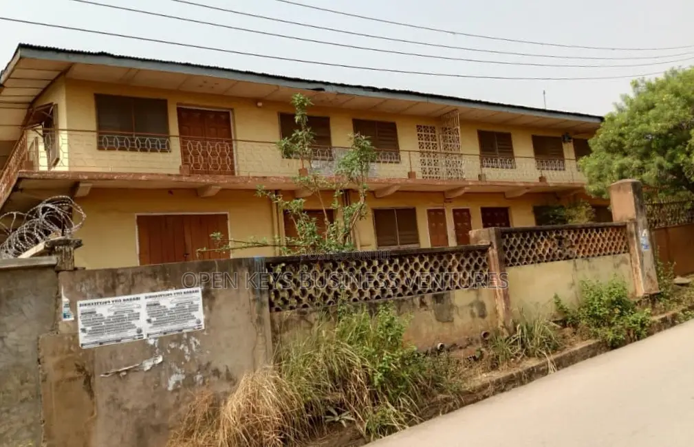 3bdrm Block of Flats in Adeoyo Hospital Road for sale in Rind Road