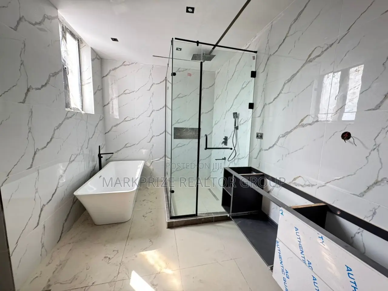 5bdrm Duplex in Lekki Phase 1 Lagos for sale in Lekki Phase 1