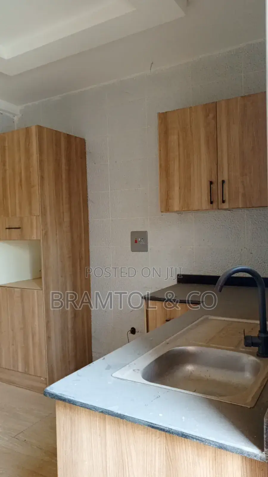 3bdrm Duplex in Idu Industrial for sale in Idu Industrial