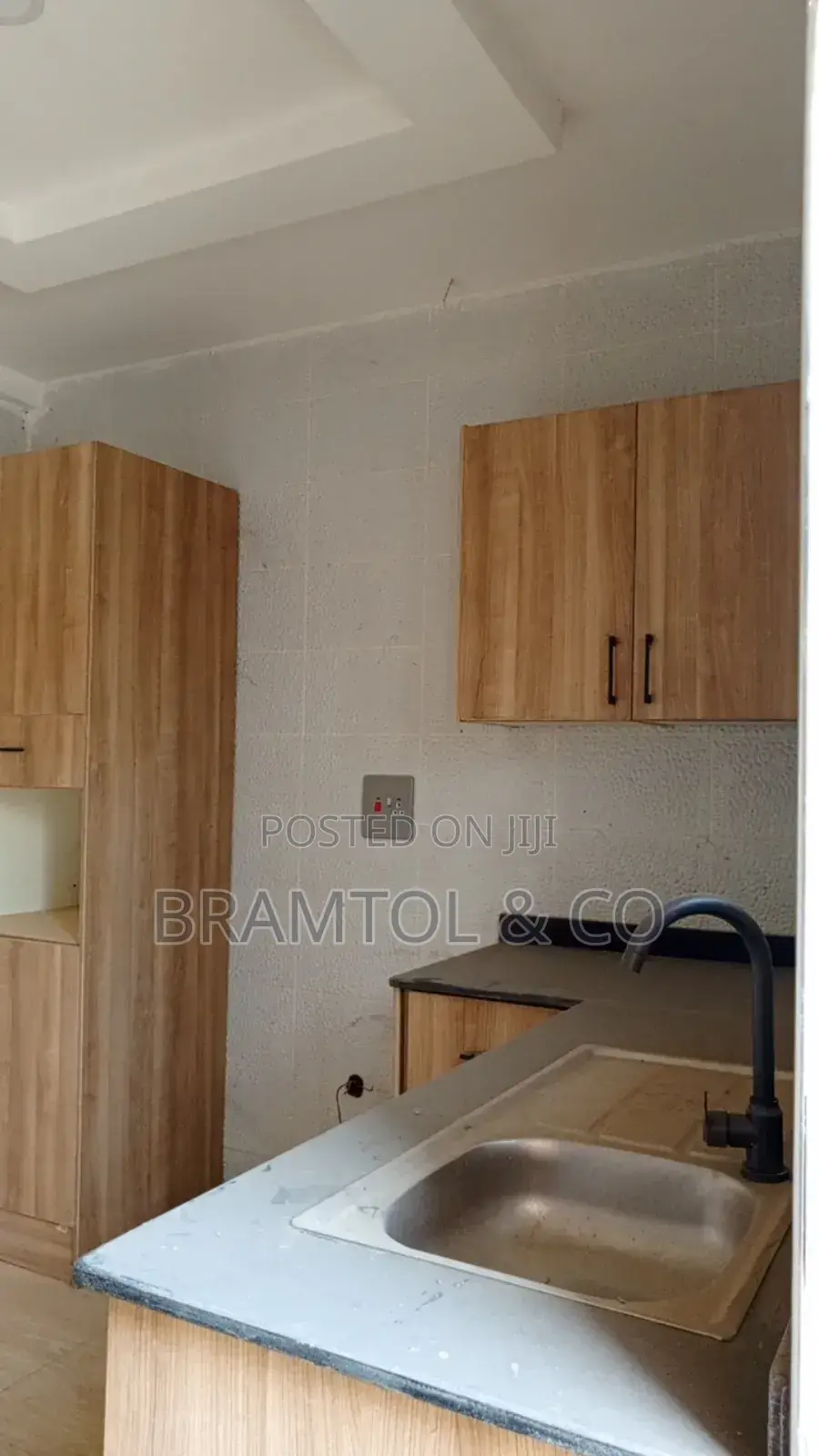 3bdrm Duplex in Idu Industrial for sale in Idu Industrial