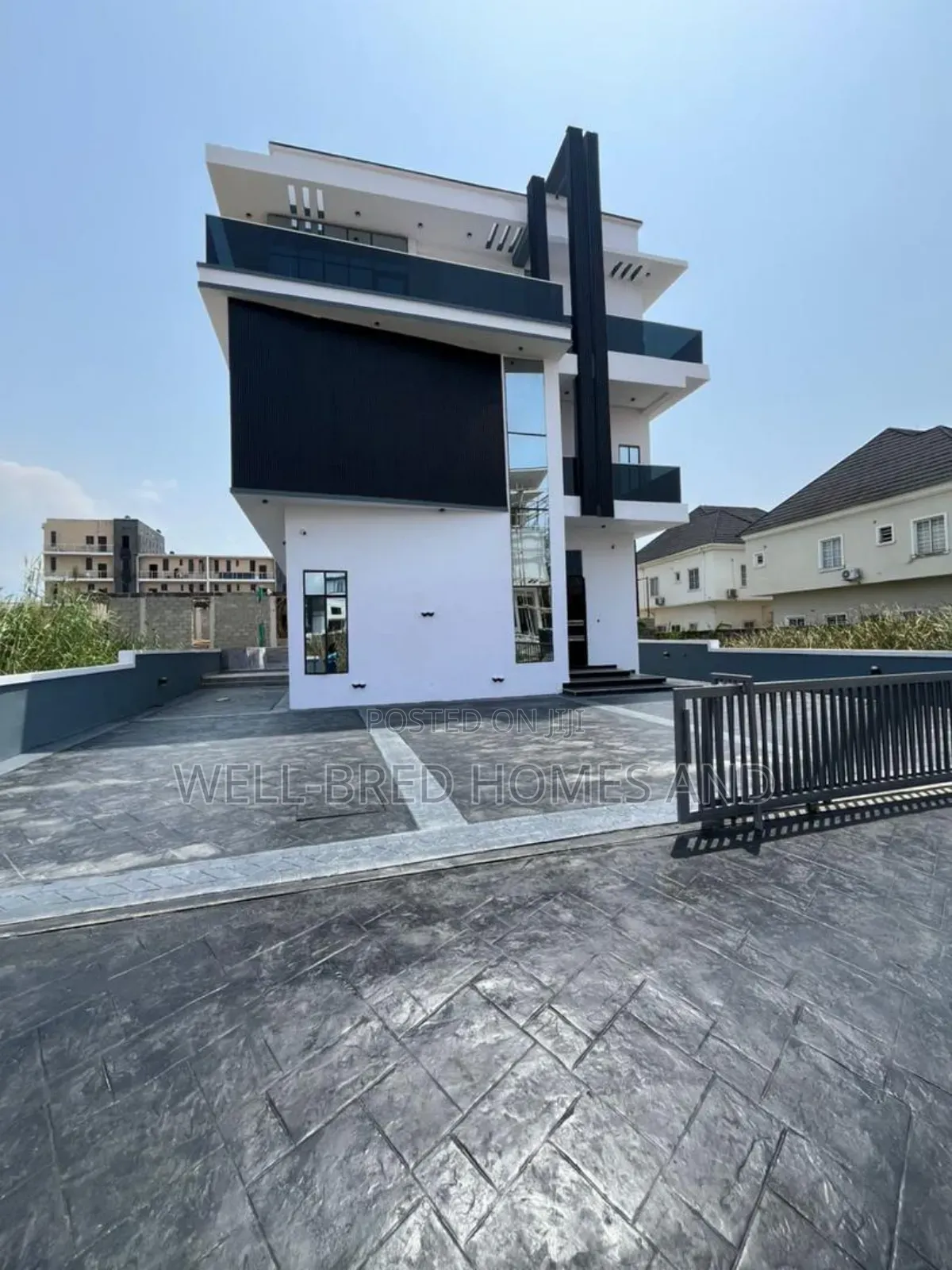 5bdrm Duplex in Lekky County Lekki for sale in Lekki