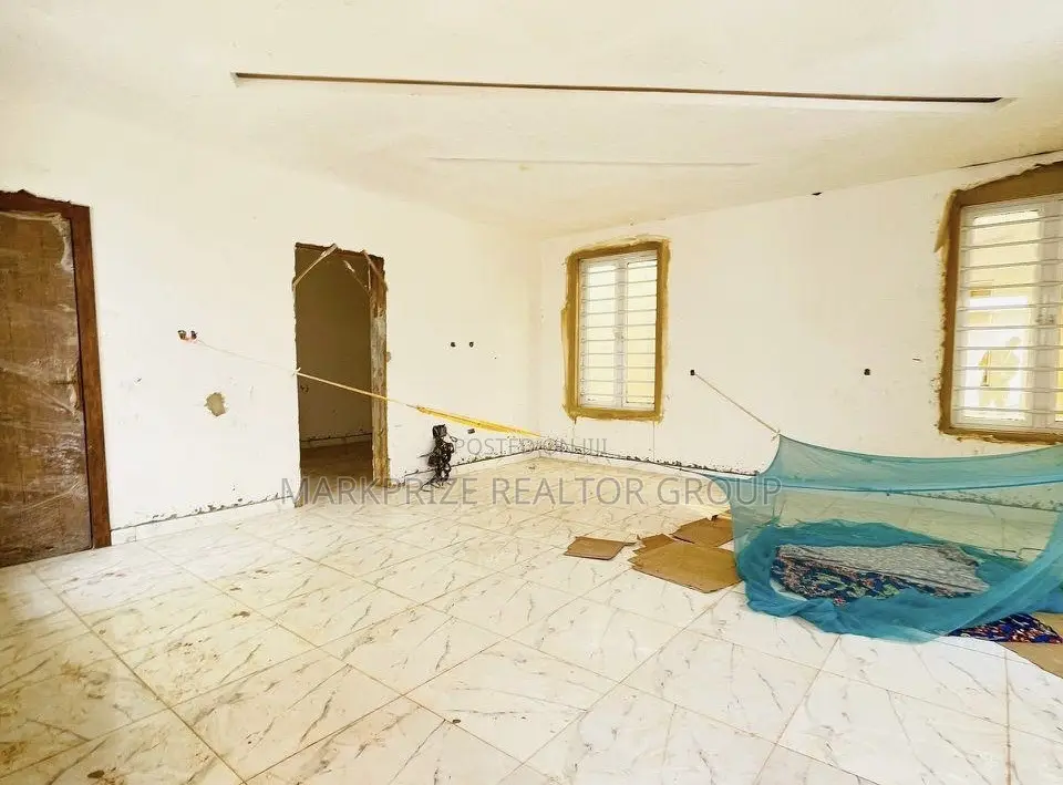 5bdrm Duplex in Opebi Ikeja Lagos for sale in Opebi