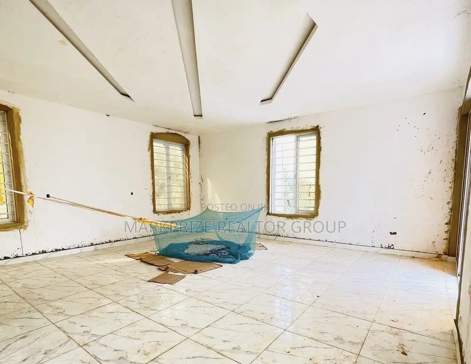 5bdrm Duplex in Opebi Ikeja Lagos for sale in Opebi