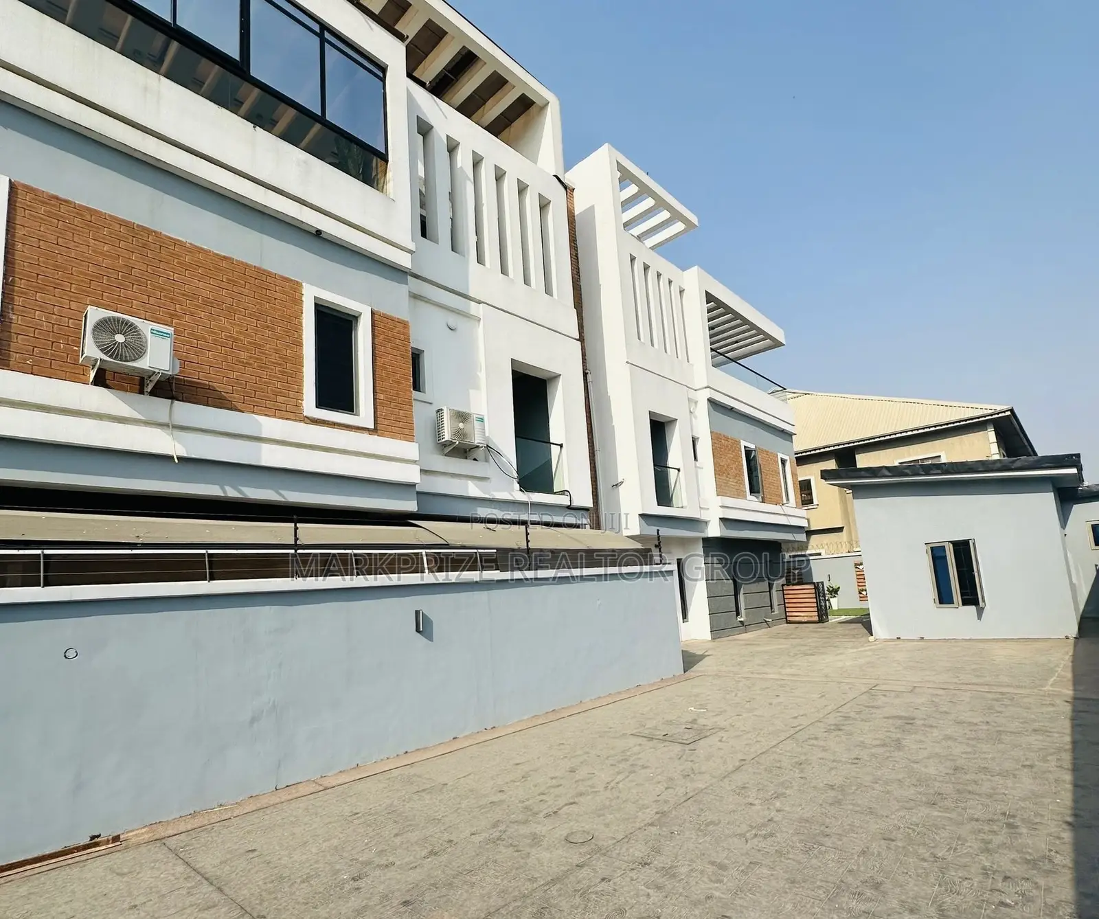 5bdrm Duplex in Amuwo Odofin Lagos for sale in Amuwo-Odofin