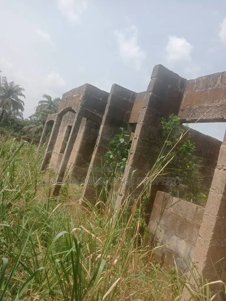 2bdrm Block of Flats in Breeders Estate, Akure for sale in Akure