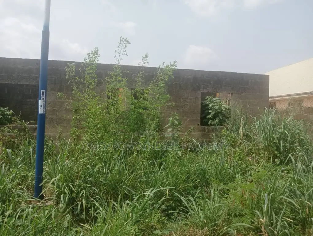 2bdrm Block of Flats in Breeders Estate, Akure for sale in Akure