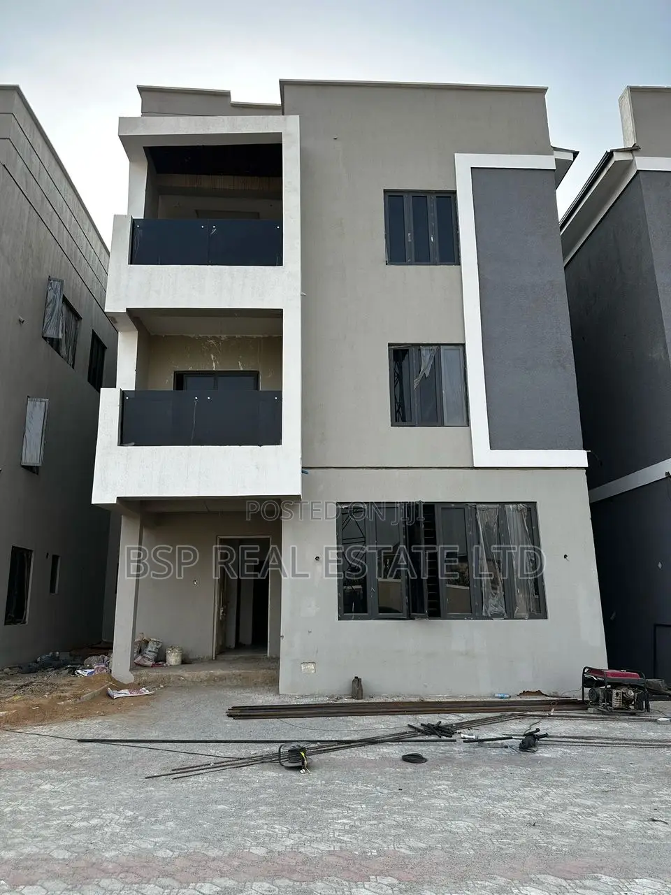 5bdrm Duplex in Jahi for sale in Jahi