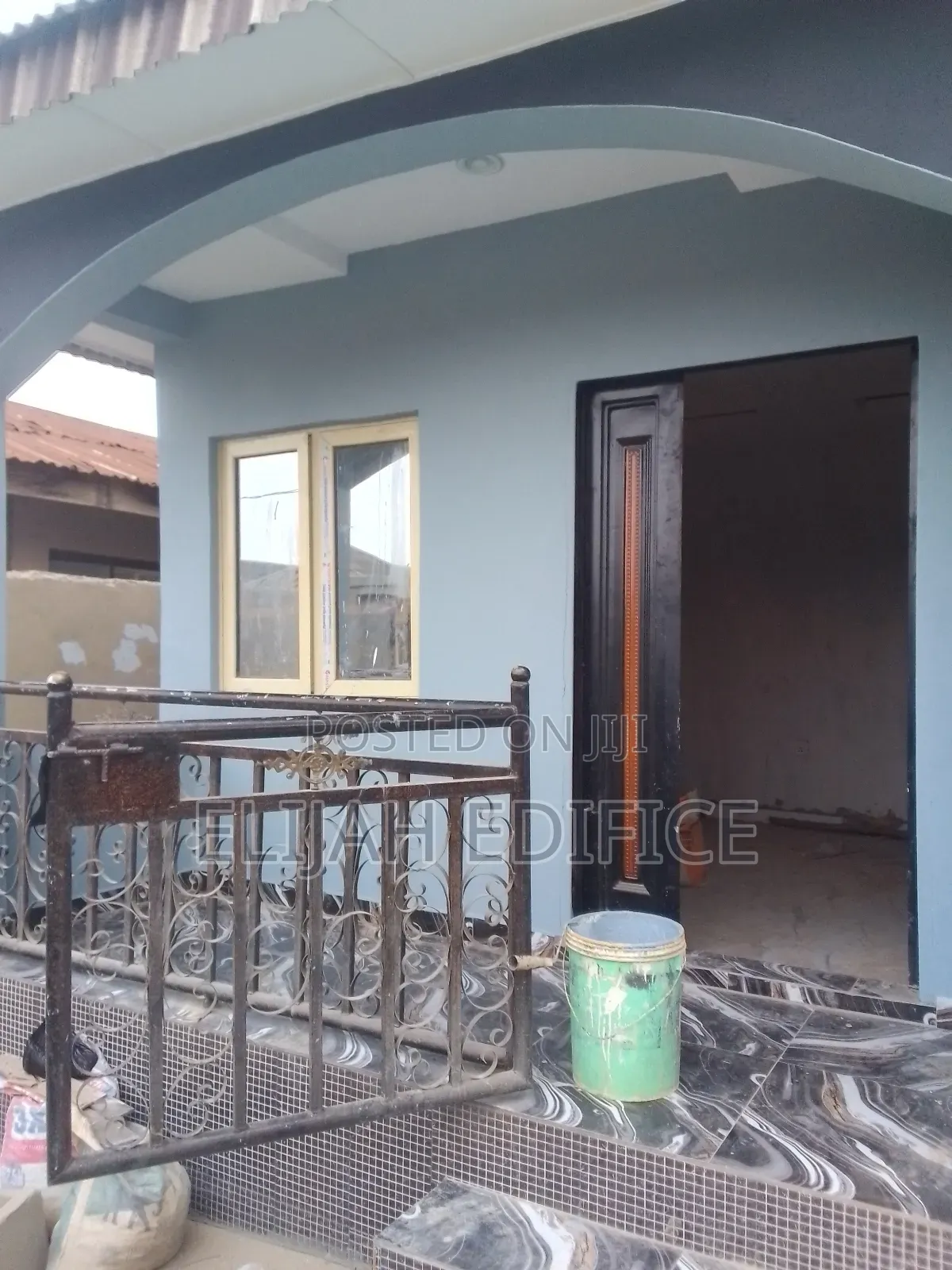 Furnished 1bdrm Bungalow in Sheriffyt Hotel, Ikorodu Garage for rent in Ikorodu Garage